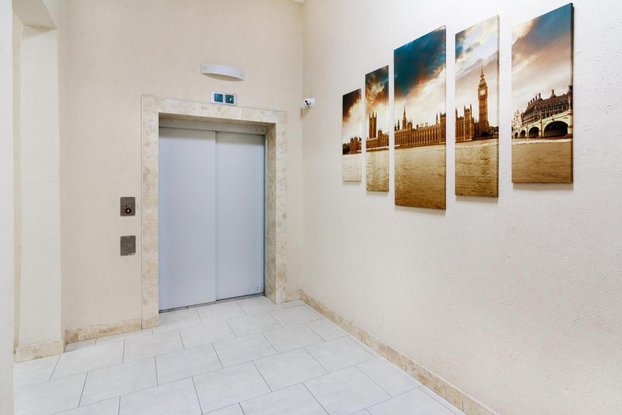 Modern Apartment In The City Center In A New Building Odesa Exterior photo
